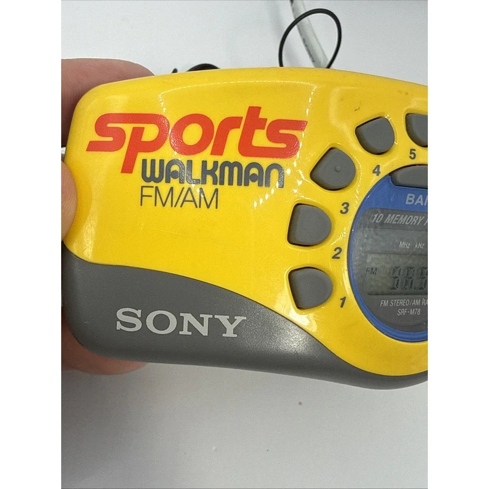 Sony Sports Walkman FM/AM Radio SRF-M78 w/ MDR-W014 White Headphones Tested
